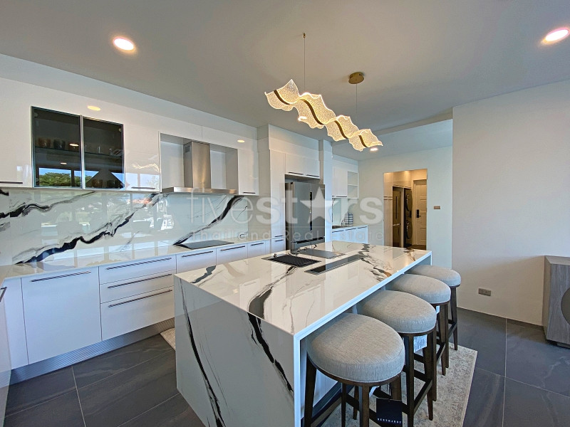 Exquisite Pool Villa Overlooking the Fairways of Palm Hills Golf Club, photo 10