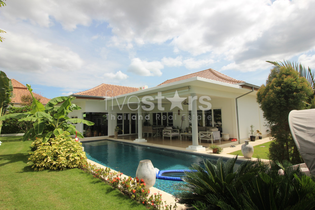4 Bed Luxury Pool Villa on Large Plot, photo 2
