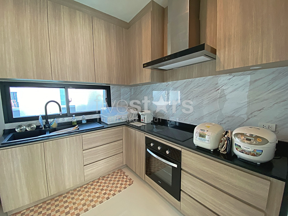 2 Story 3 Bed 3 Bath Villa Near Bluport Mall, photo 14