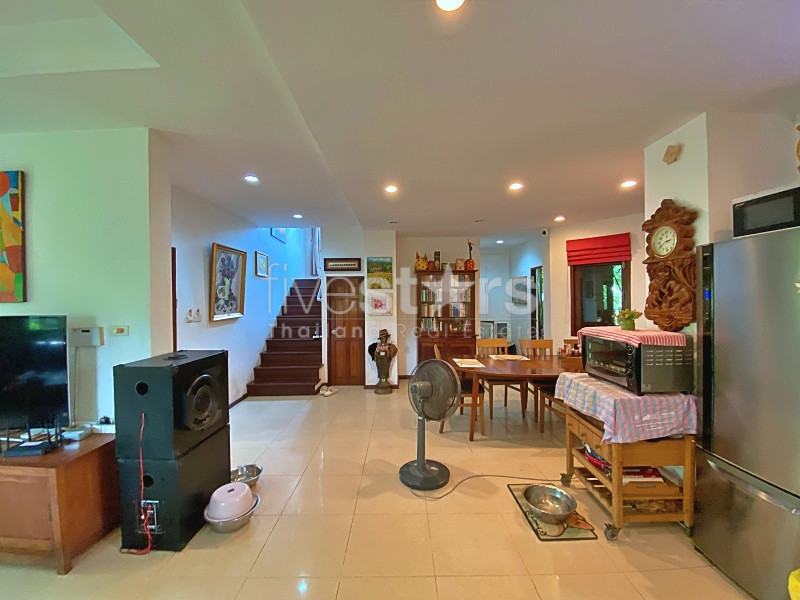 Traditional 3-Bedroom Villa in Peaceful Development with Communal Pool, photo 14