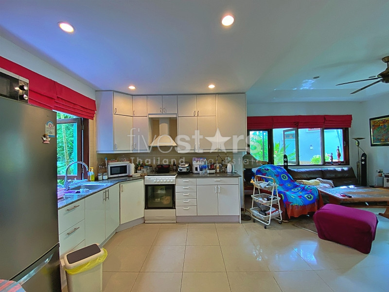 Traditional 3-Bedroom Villa in Peaceful Development with Communal Pool, photo 12