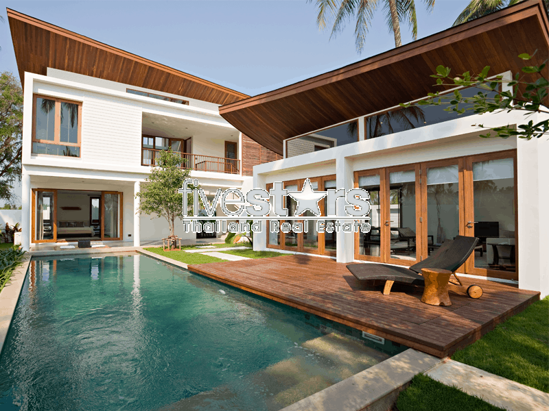 3 Bed, Modern Design Villa by the Sea