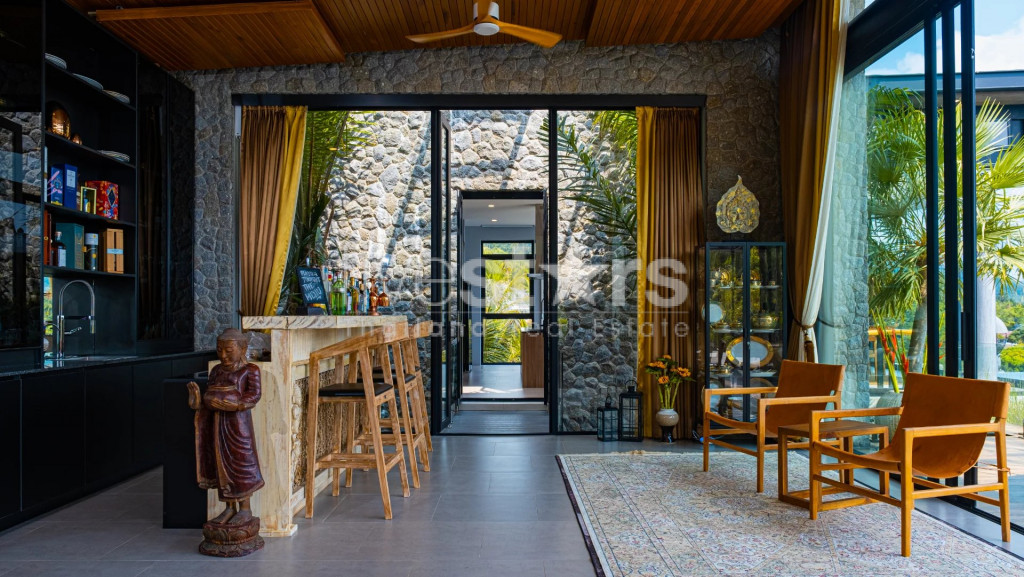 SPECTACULAR PIECE OF LUXURY DOMINATING THE HILL AND THE OCEAN, photo 7