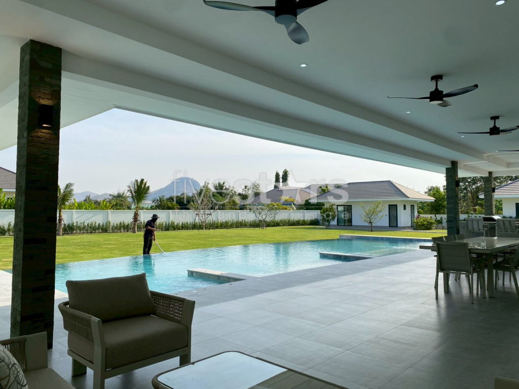 Luxury 5-Bedroom Pool Villa with Separate Guest House on 2,622 sqm Chanote Land – Soi 112 Area – THB 26,950,000, photo 12
