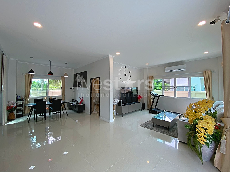 Spacious 4-Bedroom Pool Villa Near Black Mountain Golf, photo 6