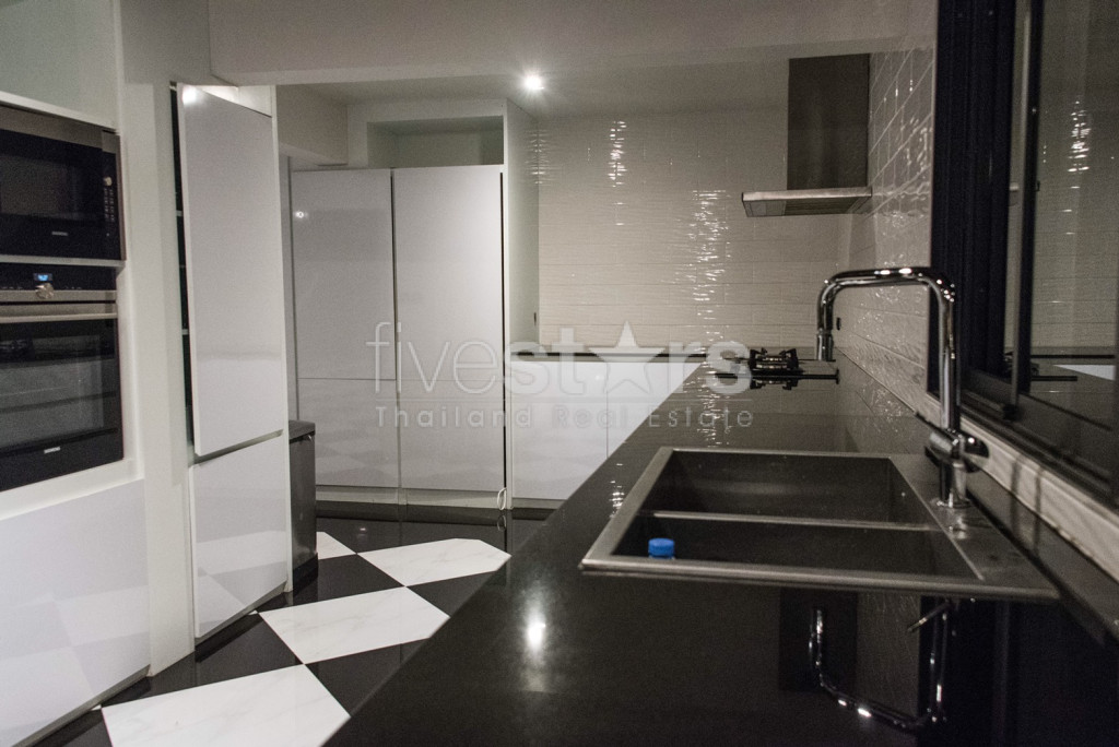 Modern/Traditional 4 Bedroom Pool Villa, photo 12