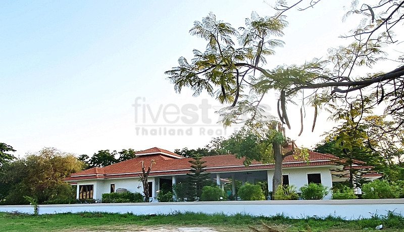 Luxurious Balinese-Style Pool Villa for Sale at Palm Hills Golf Course Hua Hin, photo 8