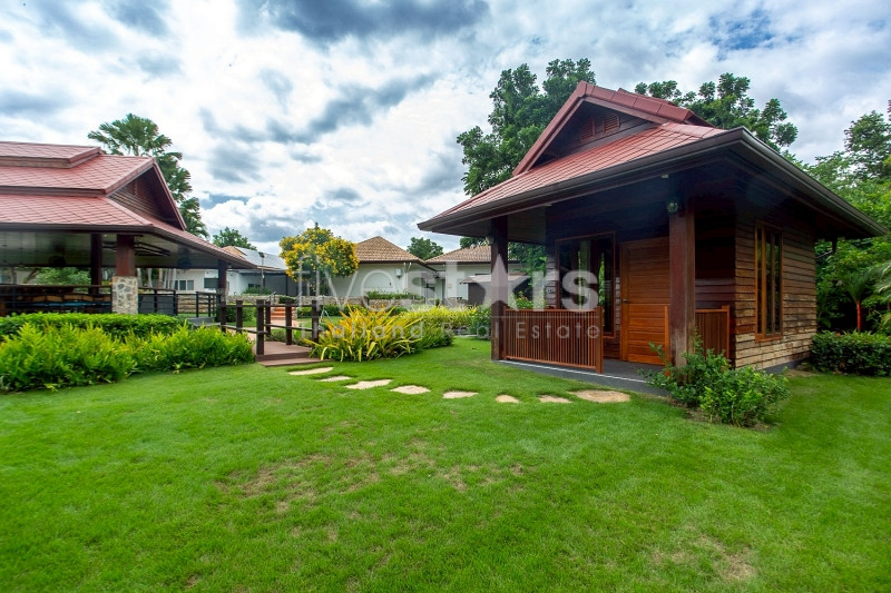 Luxury Hua Hin Estate on 2 Plots with Tropical Garden, Entertainment Sala & Fully Renovated Villa, photo 11