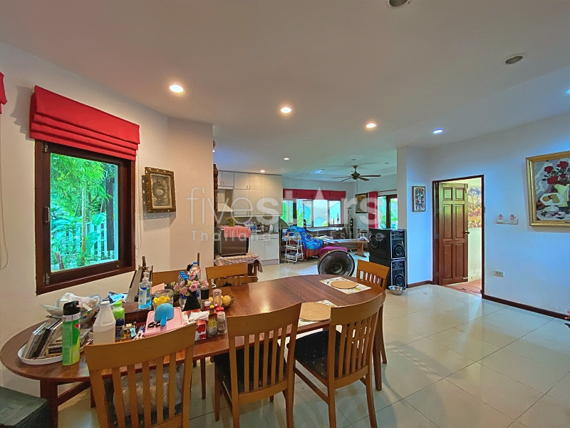 Traditional 3-Bedroom Villa in Peaceful Development with Communal Pool, photo 10