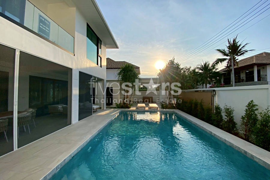 Elegant 4-Bedroom Villa with Solar Power & Private Gym – Hua Hin Luxury Living, photo 2