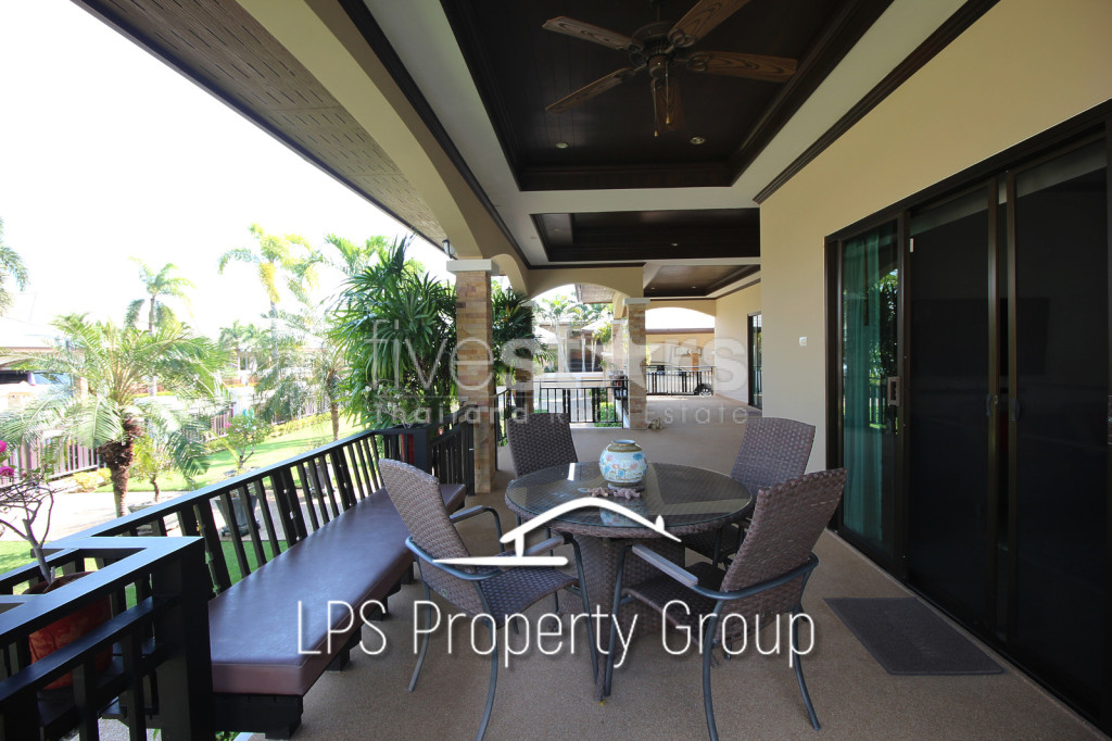 Spacious Holiday Home in Downtown Cha Am For Sale, photo 12