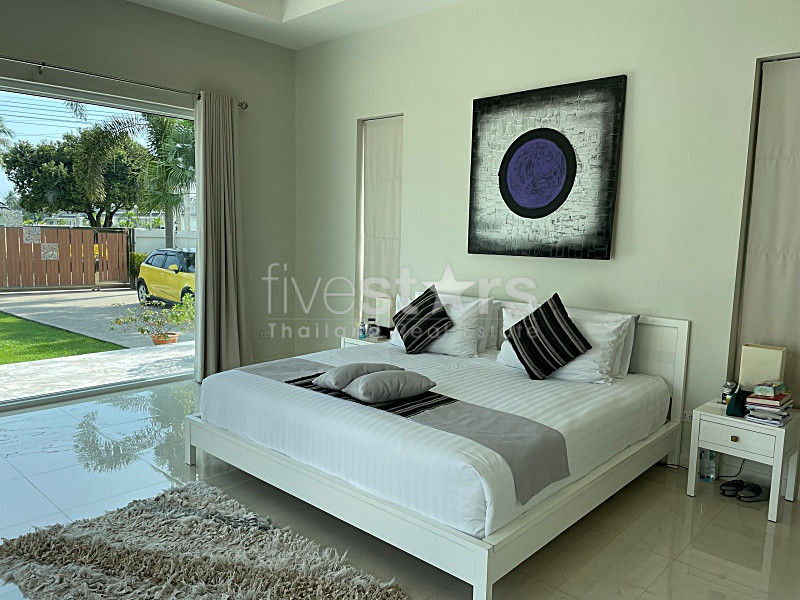 Modern Ready To Move In Pool Villa for sale in Samroiyot 800m from the Beach, photo 3