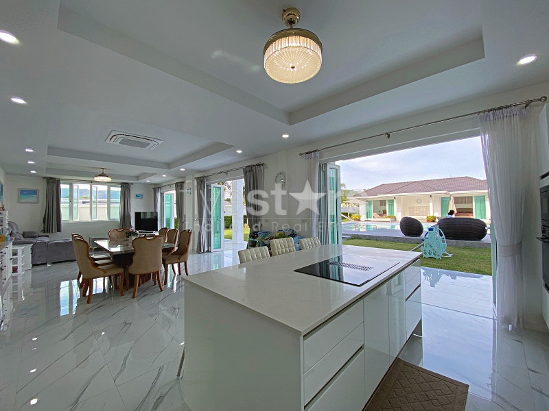 Private 7-Bedroom Villa Estate with 9 Bathrooms, Guesthouse, Games Room & Pool in Hin Lek Fai – Optional Extra Land, photo 11