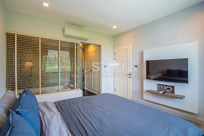 Beachfront Listing: 2-Bedroom Partial Seaview Condo at The Crest Santora Hua Hin, photo 4
