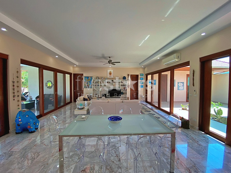 Elegant Thai-Bali Pool Villa for Sale Near Khao Kalok Beach, photo 12
