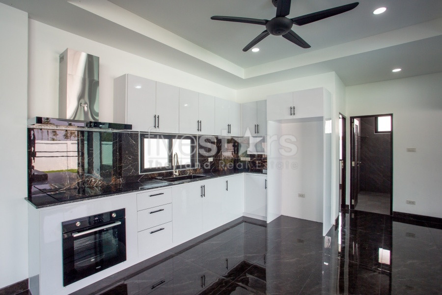 Cozy 3 Bed Pool Villa For Sale in Wang Pong Hua Hin, photo 6