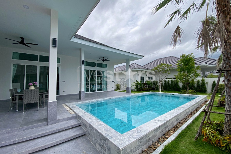Modern European-Style 4-Bedroom Pool Villa for Sale in Central Hua Hin – Private Guest House Included, photo 3