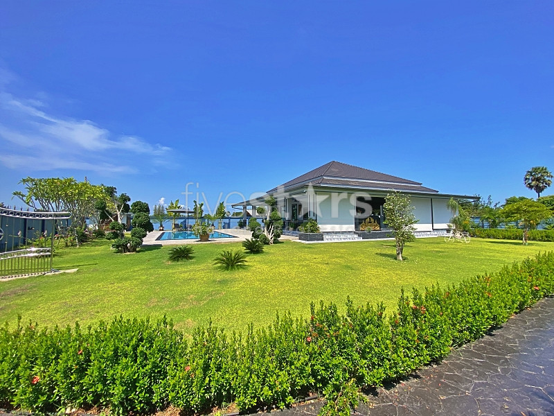 Modern 3-Bedroom Farmhouse with Guesthouse for Sale on 2 Rai in Paknampran, photo 3