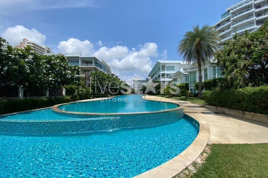 Luxury 4-Bedroom Condo with Direct Pool Access at Baan Saechuan, Hua Hin