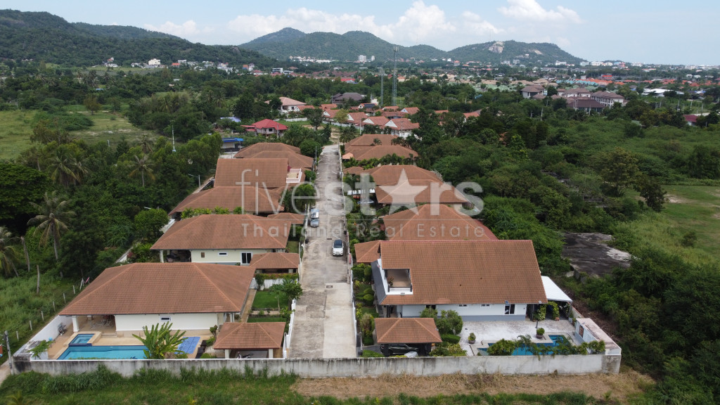 Great Condition 4 Bedroom Pool Villa Close to town, photo 3