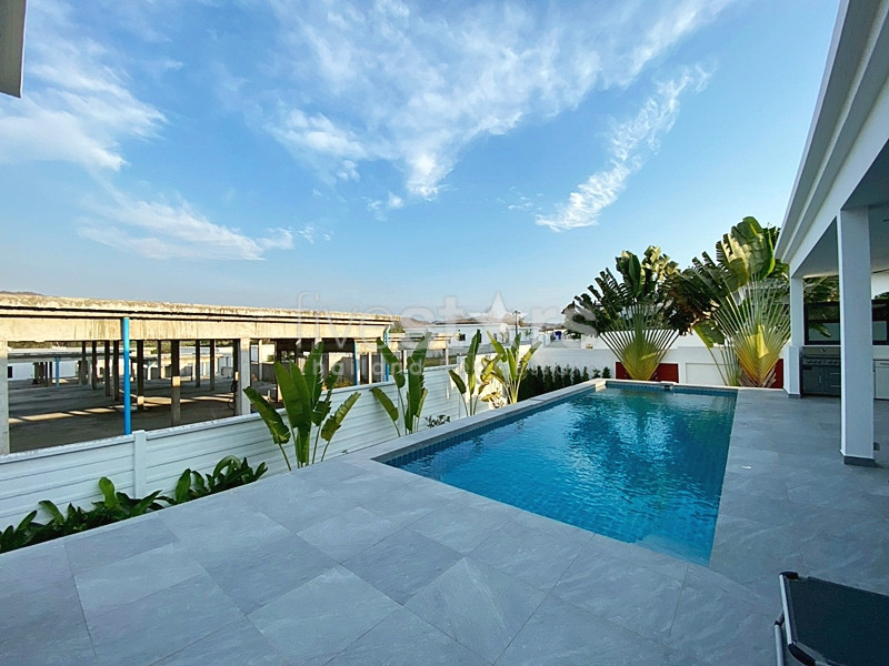 Modern Renovated 2-Bedroom Villa with Tropical Garden in Thap Tai, Hua Hin, photo 5