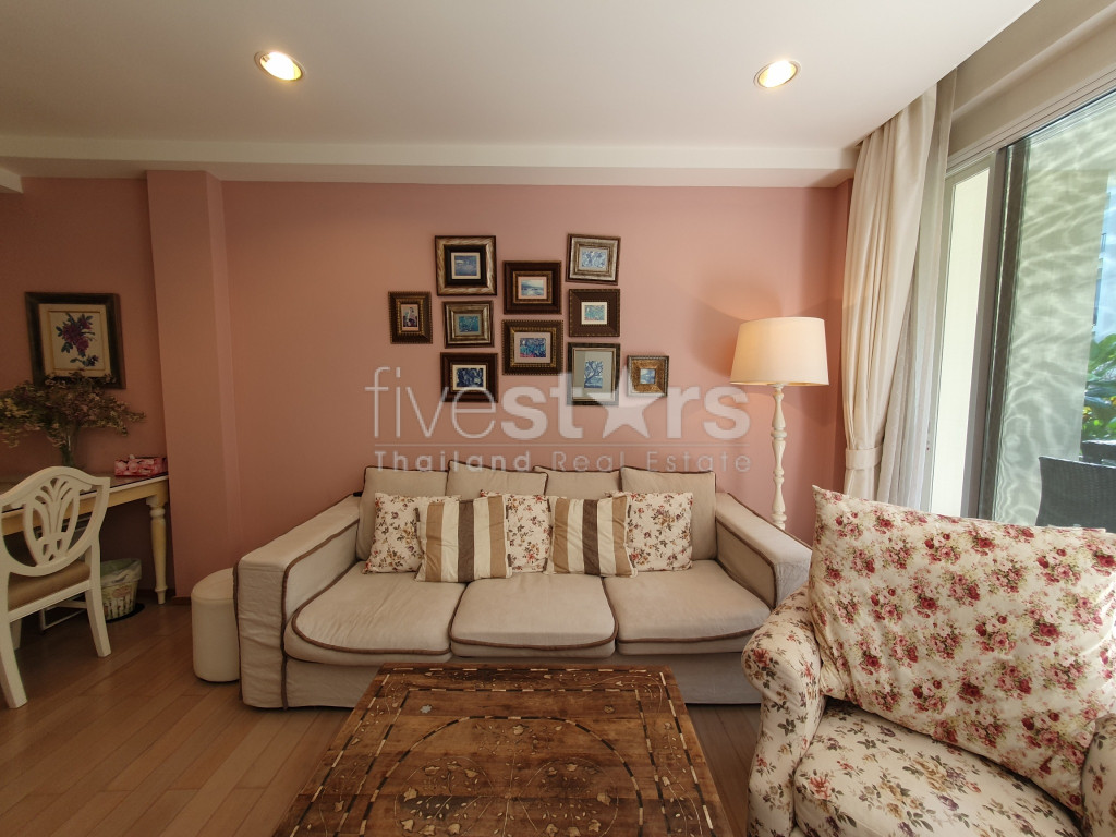 We By SIRIN : Modern 2 Bed Pool Villa Near Town