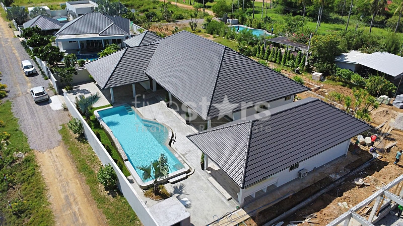 Newly Built 3-Bedroom Pool Villa with Mountain Views Near Dolphin Bay Beach, photo 13