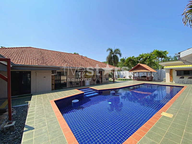Spacious Pool Villa with Guest House, Pool Bar & Workshop – Fully Renovated on 1,020 SQM Land