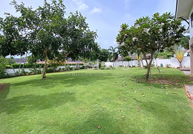 Executive 4-Bedroom Pool Villa with Guest Studio on Rare Double Plot in Khao Tao, photo 3