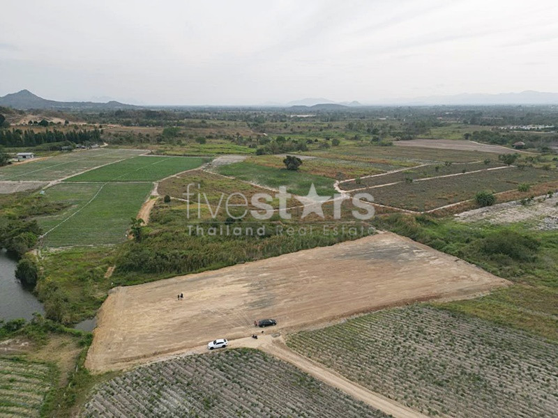 Prime Chanot Land For Sale Off Soi 112 Near Hua Hin City, photo 4