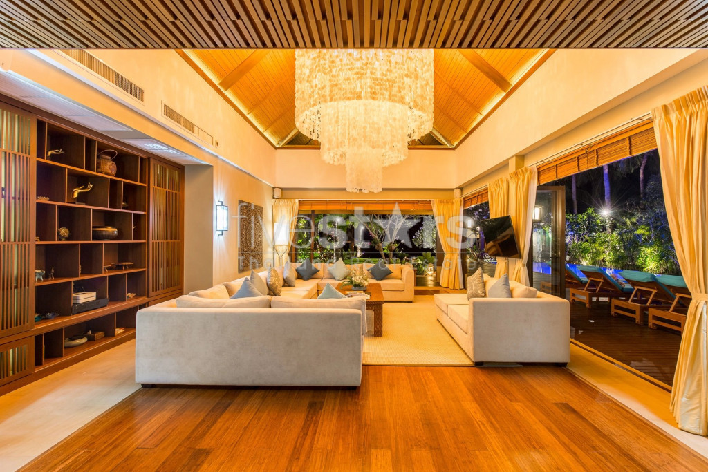 STUNNING BEACHFRONT VILLA IN LIPA NOI, photo 4