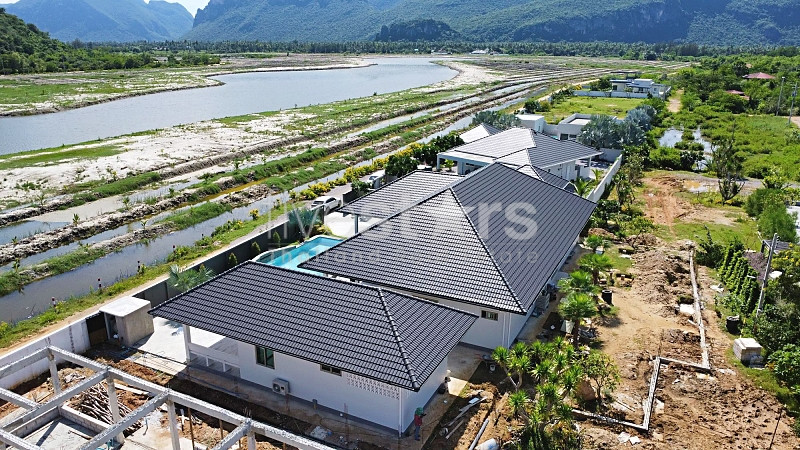 Newly Built 3-Bedroom Pool Villa with Mountain Views Near Dolphin Bay Beach, photo 12