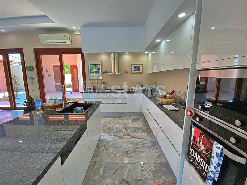 Elegant Thai-Bali Pool Villa for Sale Near Khao Kalok Beach, photo 10