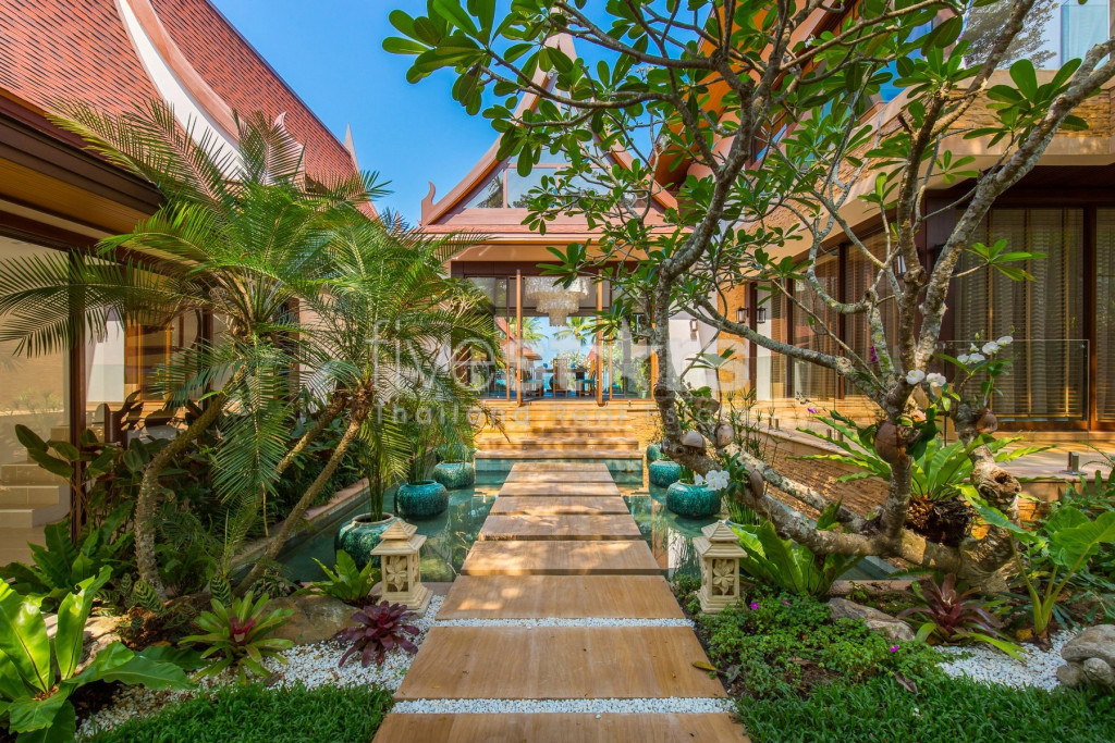 STUNNING BEACHFRONT VILLA IN LIPA NOI, photo 14