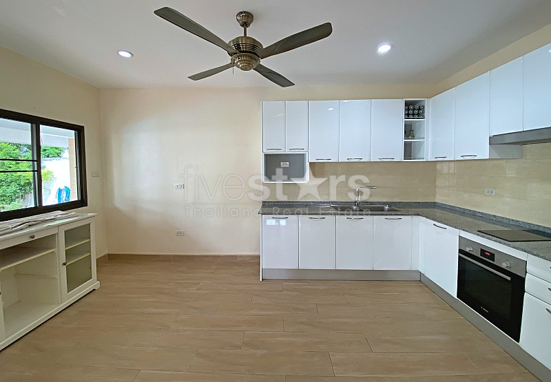 Executive 4-Bedroom Pool Villa with Guest Studio on Rare Double Plot in Khao Tao, photo 15
