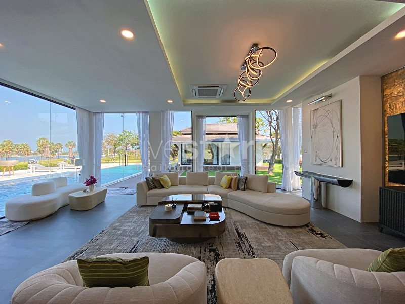 Exquisite Pool Villa Overlooking the Fairways of Palm Hills Golf Club, photo 8