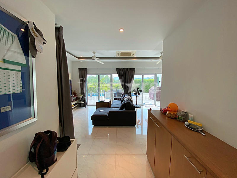 Golf Course 2.5 Bed Pool Villa For Sale on Black Mountain Golf Club, photo 11
