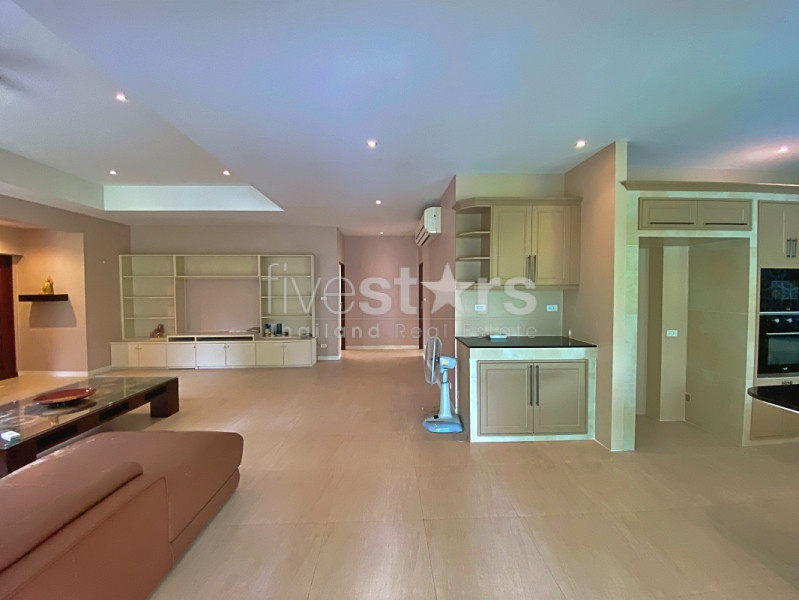 Stunning 3 Bedroom Pool Villa for Sale in Hua Hin with Large Tropical Garden and Guesthouse, photo 5