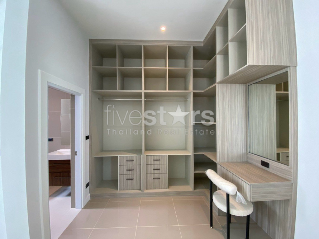View Till Khao – Modern 3-Bedroom Pool Villa with Rooftop Terrace, photo 13