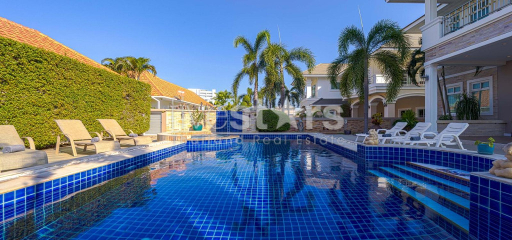 Hua Hin Palm Village: 2 Storey 6 Bedroom Pool Villa, photo 6