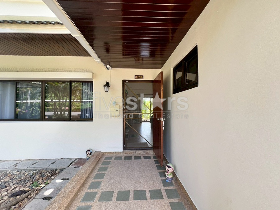 Ground Floor 2-Bedroom Condo for Sale at Palm Hills, photo 5