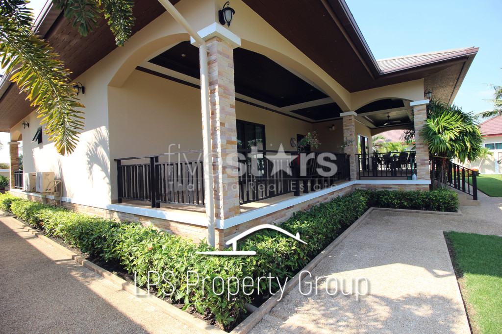 Spacious Holiday Home in Downtown Cha Am For Sale, photo 10