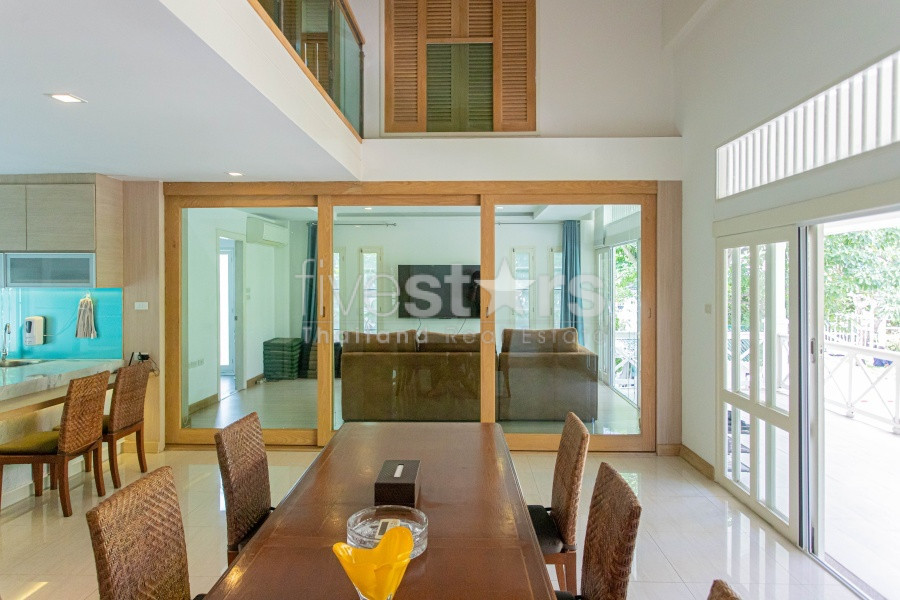 Colonial 3 Bed 4 Bath Villa For Sale with Beachfront Access in Private Estate, photo 12