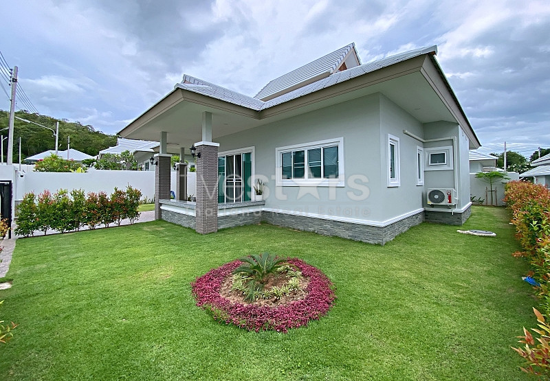 Modern 3-Bedroom Villa for Sale at Emerald Valley, photo 2