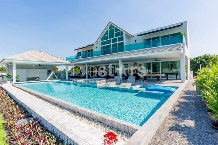 Black Mountain : Luxury 4 Bedroom Pool Villa