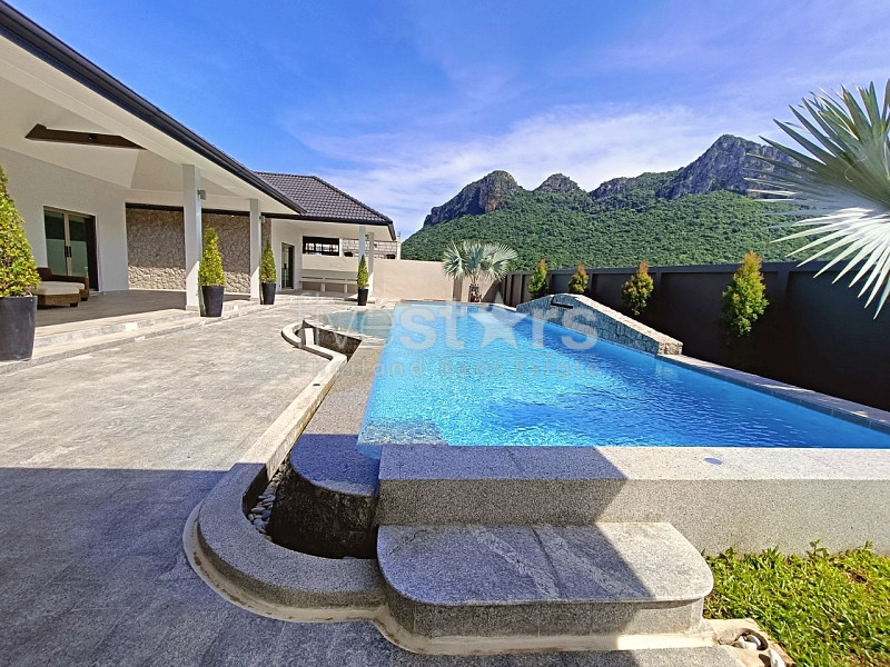 Newly Built 3-Bedroom Pool Villa with Mountain Views Near Dolphin Bay Beach, photo 2