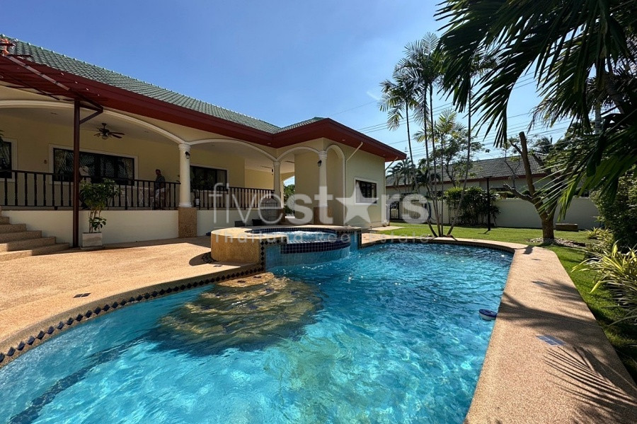 Beautiful 3-Bedroom Pool Villa for Sale in Stuart Park Hua Hin – Close to the Beach!