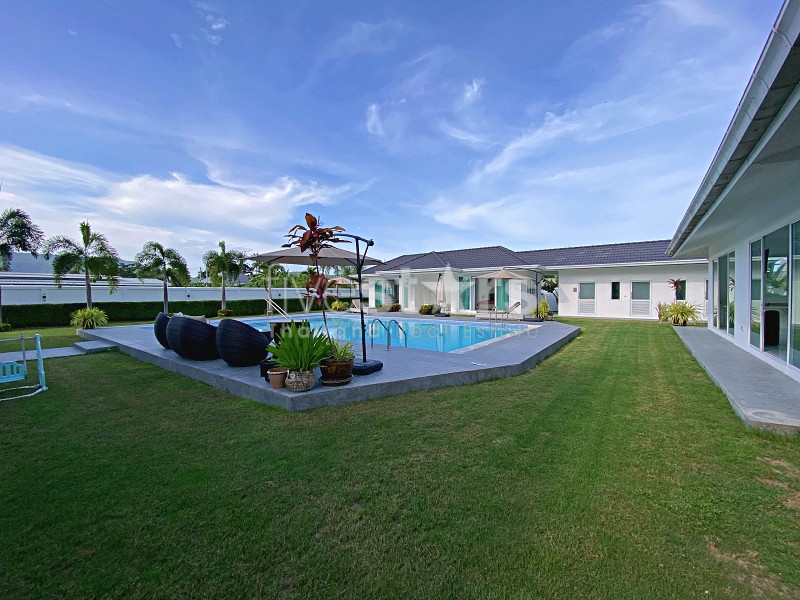 Private 7-Bedroom Villa Estate with 9 Bathrooms, Guesthouse, Games Room & Pool in Hin Lek Fai – Optional Extra Land, photo 2