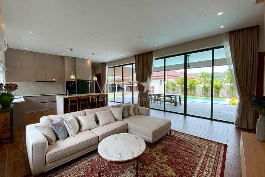 Spacious 3-Bedroom Pool Villa For Sale Near Black Mountain Golf Course, photo 10