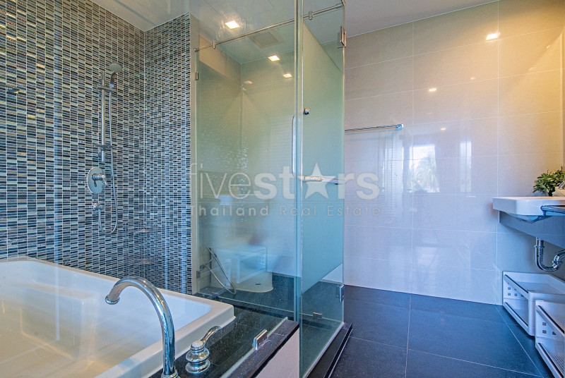 Beachfront Listing: 2-Bedroom Partial Seaview Condo at The Crest Santora Hua Hin, photo 7